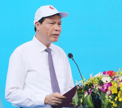 Phó Bí thư Tỉnh ủy, Chủ tịch UBND tỉnh Quảng Ninh Nguyễn Đức Long phát biểu tại buổi lễ phát động