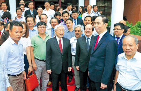 Tổng Bí thư Nguyễn Phú Trọng, Chủ tịch Nước Trần Đại Quang và các đại biểu Ảnh: Trí Dũng