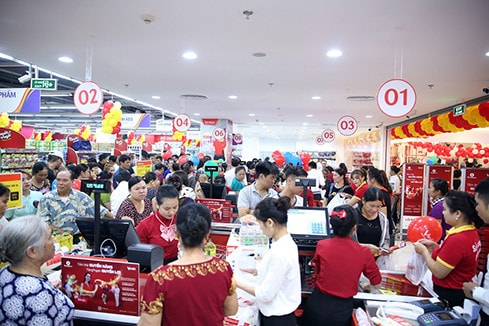 Siêu thị Vinmart tại Vincom Plaza Lạng Sơn đã tiếp đón hàng trăm khách hàng ngay sau khi mở cửa