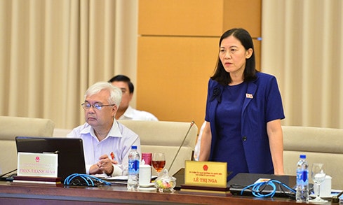Ủy viên Trung ương Đảng, Chủ nhiệm Ủy ban Tư pháp Lê Thị Nga phát biểu tại phiên họp Ảnh: Q. Khánh