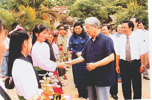 Tổng Bí thư Đỗ Mười trong một lần về thăm và làm việc tại tỉnh Sơn La Nguồn: VOV