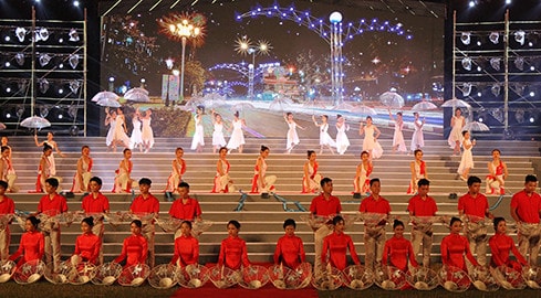 Phó Chủ tịch Quốc hội Đỗ Bá Tỵ dự Lễ công bố Nghị quyết của UBTVQH thành lập TP Phúc Yên, Vĩnh Phúc ảnh 5