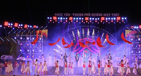 Phó Chủ tịch Quốc hội Đỗ Bá Tỵ dự Lễ công bố Nghị quyết của UBTVQH thành lập TP Phúc Yên, Vĩnh Phúc ảnh 4