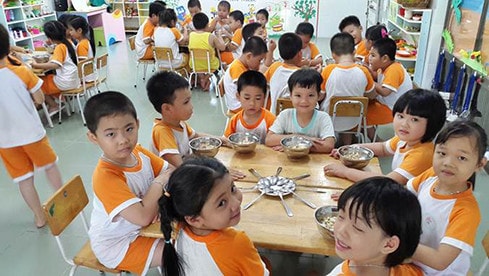 Bảo đảm ATTP bữa ăn của trẻ là góp phần phát triển giống nòi. Nguồn: ITN