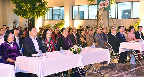 Phó Chủ tịch Thường trực Quốc hội Tòng Thị Phóng dự Ngày hội Đại đoàn kết toàn dân tộc khu dân cư phường Thụy Khuê, quận Tây Hồ, Hà Nội ảnh 1