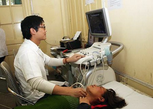 Tầm soát ung thư tại bệnh viện K. Nguồn: ITN