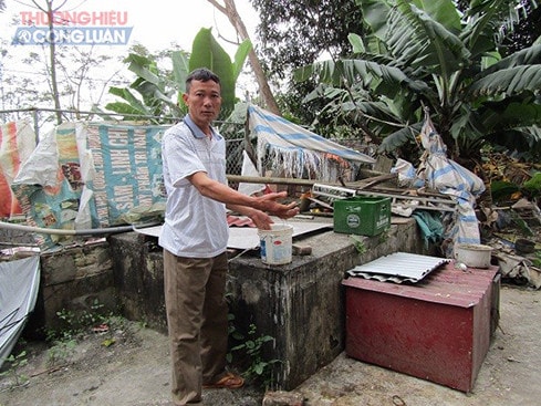 Nhiều hộ dân không mấy mặn mà với nước sạch. (Trong ảnh: Ông Bùi Văn Thành, sống tại phố An Vũ, phường Hiến Nam, Hưng Yên cho biết: ăn nước mưa không hết nên không cần thiết dùng nước máy) Nguồn: thuonghieucongluan.com.v