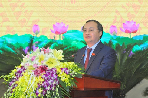 Bí thư Tỉnh ủy, Trưởng Đoàn Đại biểu Quốc hội tỉnh Hưng Yên Đỗ Tiến Sỹ phát biểu tại Kỳ họp