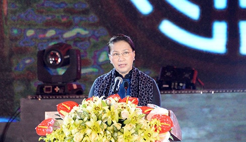 Chủ tịch Quốc hội Nguyễn Thị Kim Ngân phát biểu tại Chương trình dâng hương tưởng niệm 60 liệt sỹ TNXP Đại đội 915