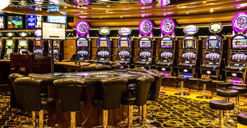 Trong hơn 30 năm phát triển, Foxwoods từng bước trở thành một trong những sòng bài lớn nhất nước Mỹ với diện tích lên đến 840.000m2, trong đó 32.000m2 dành cho casino.