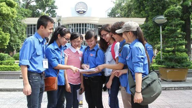 Vốn vay ưu đãi đã giúp hàng chục học sinh sinh viên nghèo có cơ hội đến giảng đường
