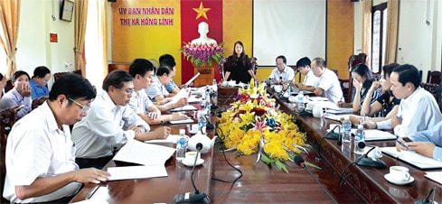 Ban Kinh tế - Xã hội HĐND thị xã Hồng Lĩnh làm việc với UBND thị xã, các phường xã và các ban, ngành liên quan