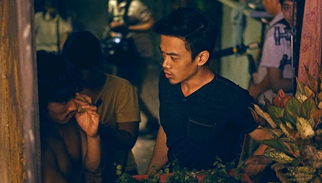 Đạo diễn Leon Lê chỉ đạo một cảnh quay trong phim “Song lang”
