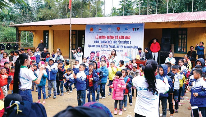 Lễ khánh thành điểm trường bản Cơn khẳng định sự chung tay của cả cộng đồng trong hỗ trợ giảm nghèo đa chiều