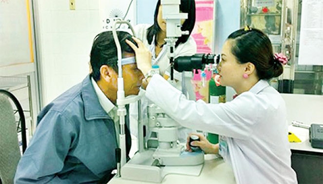 6,7% những người bỏ hút thuốc giảm nguy cơ phát triển thoái hóa điểm vàng sau 1 năm