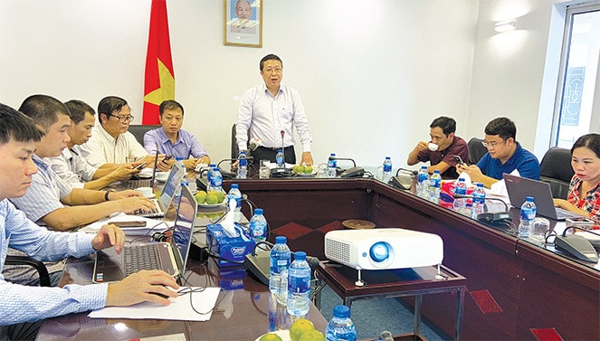 Cục trưởng Cục Bảo vệ thực vật Hoàng Trung công bố Quyết định loại bỏ thuốc bảo vệ thực vật chứa hoạt chất Glyphosate