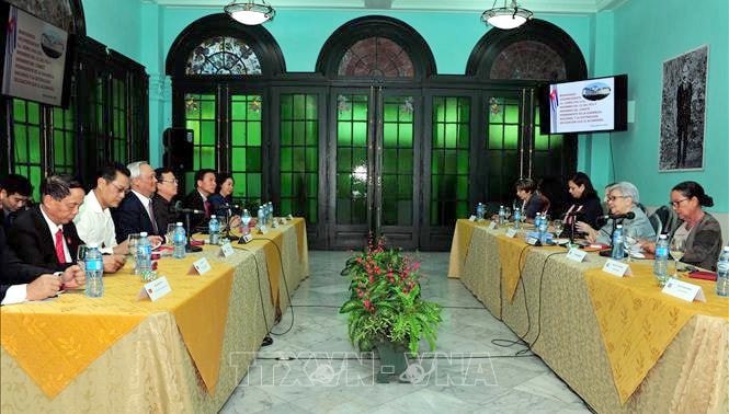Phó Chủ tịch Quốc hội Uông Chu Lưu làm việc Phó Chủ tịch Hội đồng Nhà nước kiêm Tổng kiểm toán Nhà nước Gladys Bejerano Portela. - Ảnh: Vũ Hà/TTXVN
