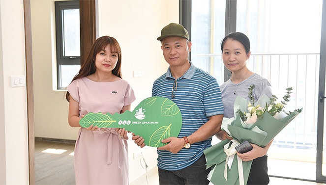 Gia đình anh Lưu Quang Dự nhận bàn giao căn hộ