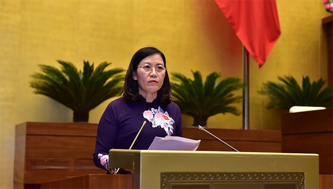 Chủ nhiệm Ủy ban Tư pháp Lê Thị Nga trình bày Báo cáo giải trình tiếp thu, chỉnh lý dự thảo Luật Thi hành án hình sự (sửa đổi) Ảnh: Quang Khánh