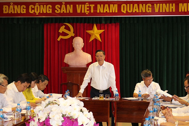 Thường trực HĐND tỉnh Đồng Nai giám sát việc triển khai dự án Khu liên hiệp xử lý chất thải rắn sinh hoạt, công nghiệp và nguy hại tại xã Bàu Cạn, huyện Long Thành Ảnh: Xuân Huyên