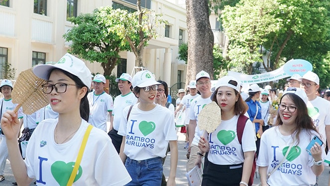 Cán bộ nhân viên của Bamboo Airways tham gia Lễ phát động phong trào chống rác thải nhựa