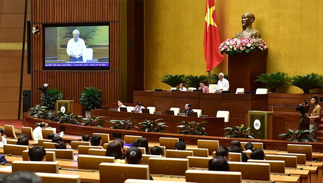 Phó Chủ tịch Quốc hội Uông Chu Lưu điểu khiển phiên họp