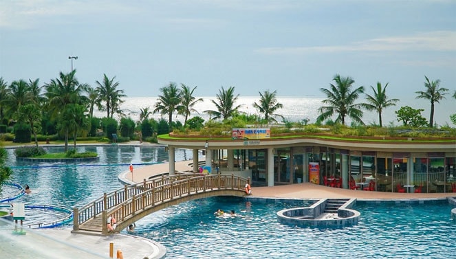 Bể bơi nước mặn tại FLC Luxury Hotel Sam Son