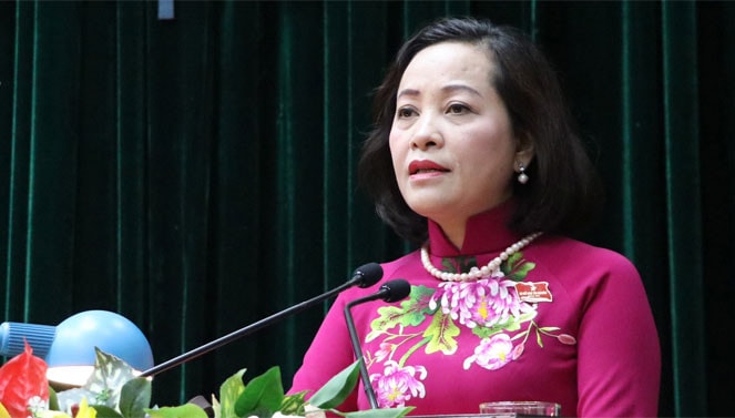 Ủy viên Trung ương Đảng, Bí thu Tỉnh ủy, Trưởng đoàn Đại biểu Quốc hội tỉnh Ninh Bình Nguyễn Thị Thanh phát biểu chỉ đạo tại kỳ họp