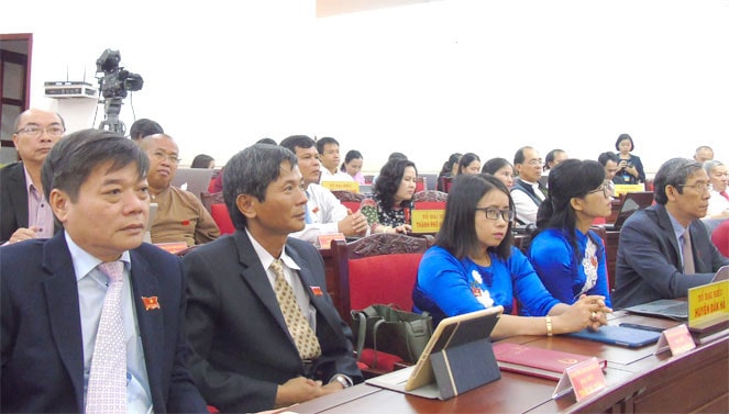 Các đại biểu dự kỳ họp