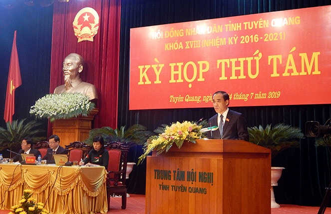 Ủy viên Trung ương Đảng, Bí thư Tỉnh ủy, Trưởng đoàn ĐBQH tỉnh Chẩu Văn Lâm phát biểu chỉ đạo tại kỳ họp