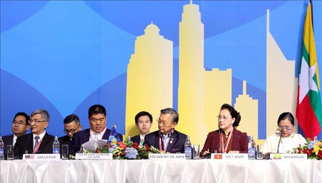 Chủ tịch Quốc hội Nguyễn Thị Kim Ngân dự và phát biểu tại Phiên họp toàn thể lần thứ nhất, Đại hội đồng AIPA 40 ảnh 1
