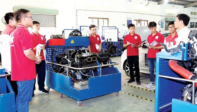 Một giờ học tích hợp của Khoa Công nghệ ô tô, Trường Cao đẳng Kỹ nghệ II Ảnh: Đức Kiên