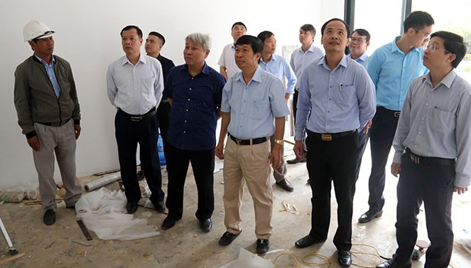 Đoàn giám sát khảo sát một số hạng mục đã hoàn thành trong giai đoạn 1 của dự án Khu Đô thị phía tây thị trấn Vôi