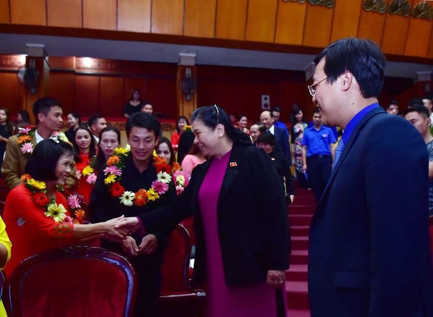Phó Chủ tịch Thường trực Quốc hội Tòng Thị Phóng dự Chương trình chia sẻ cùng thầy cô năm 2019 ảnh 1