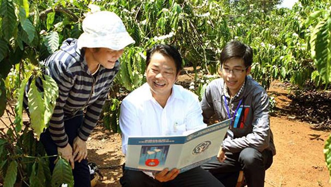 Tiếp tục nhân rộng các mô hình, cách làm hay trong vận động người dân tham gia bảo hiểm xã hội, bảo hiểm y tế
