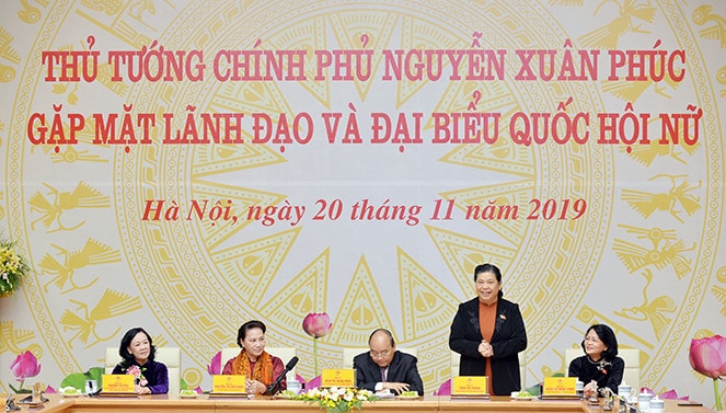 Phó Chủ tịch Thường trực Quốc hội Tòng Thị Phóng phát biểu tại cuộc gặp mặt