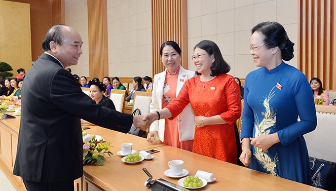 Thủ tướng Nguyễn Xuân Phúc gặp mặt Lãnh đạo và Đại biểu Quốc hội nữ ảnh 4