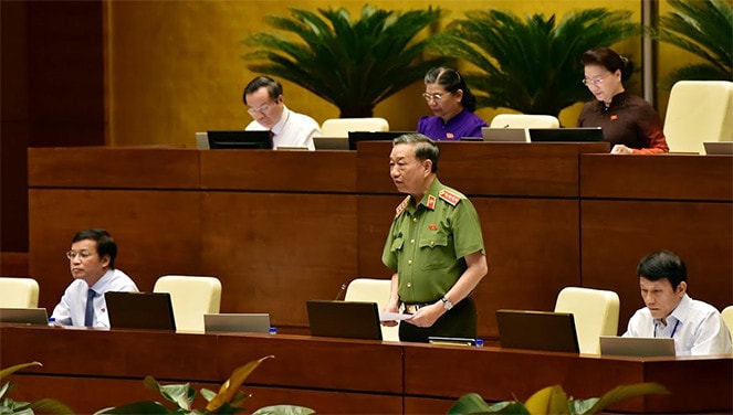 Bộ trưởng Bộ Công an Tô Lâm là “tư lệnh ngành” trả lời chất vấn đầu tiên Ảnh: Quang Khánh