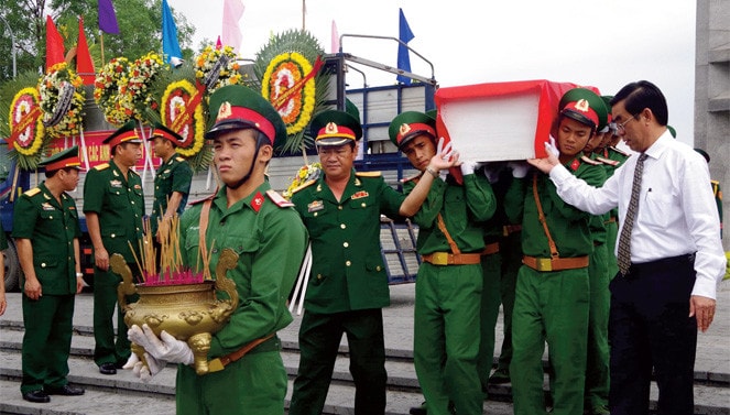 Lễ đón các Liệt sỹ hy sinh tại mặt trận Lào về Việt Nam