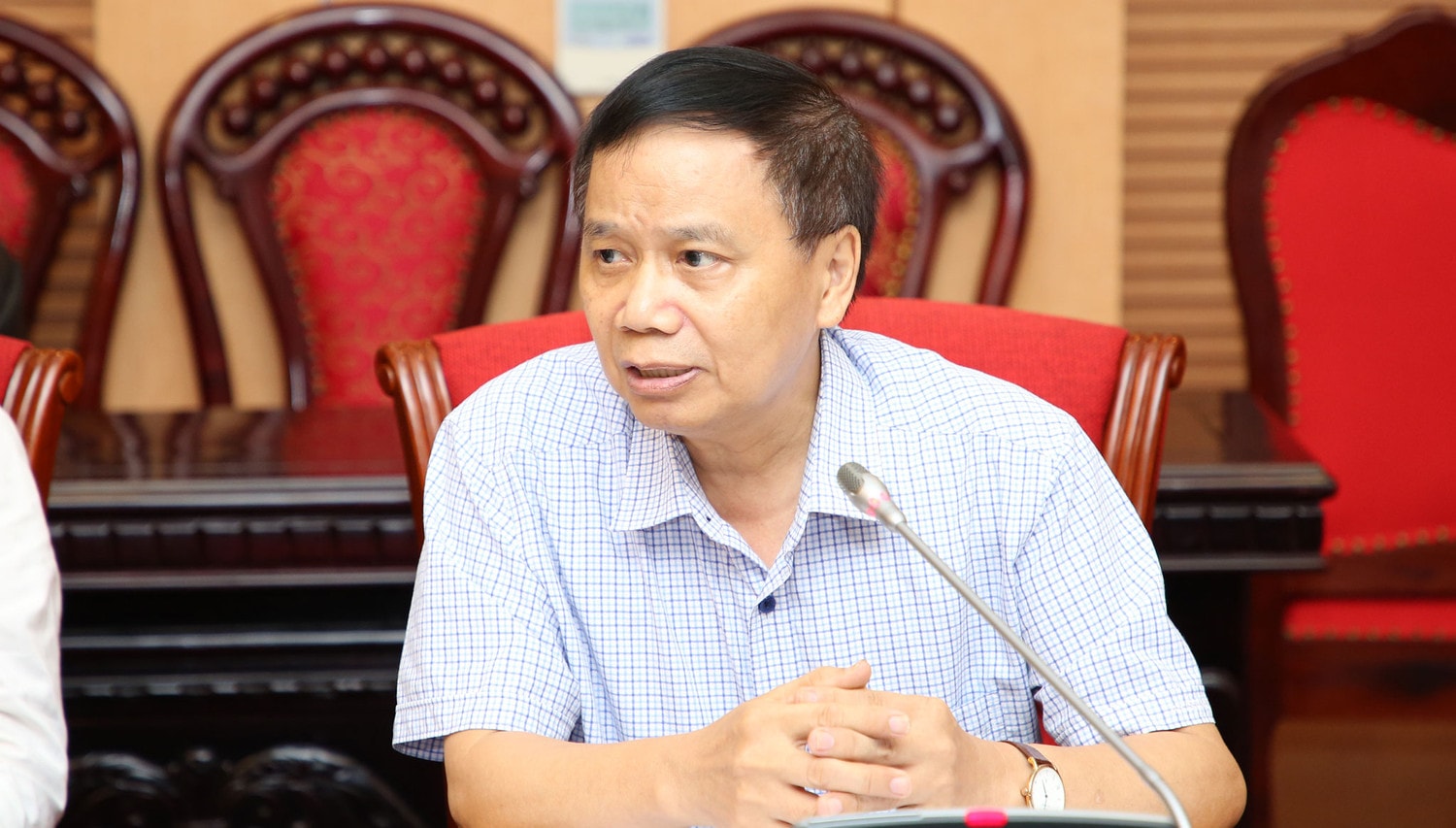 PGS. TS Nguyễn Hồng Tiến, Phó chủ tịch, kiêm Tổng thư ký Hội Cấp thoát nước Việt Nam, Nguyên Cục trưởng Cục Kỹ Hà tầng kỹ thuật – Bộ Xây dựng