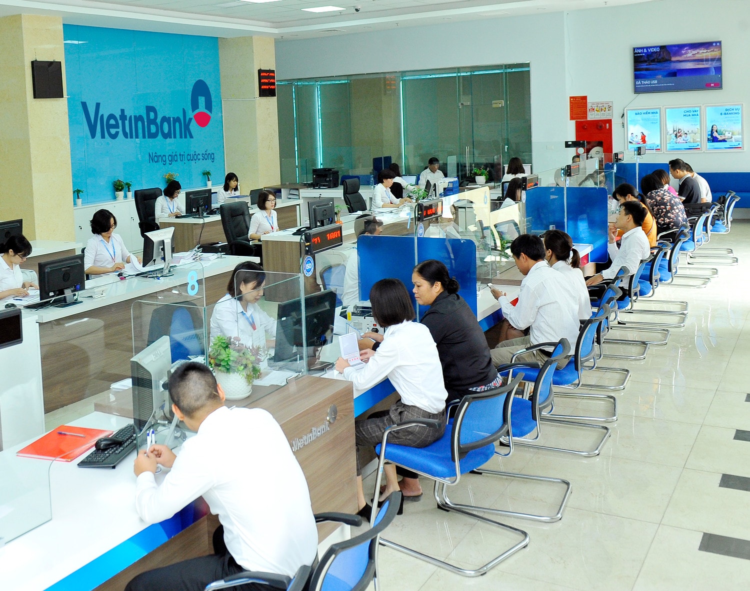 VietinBank giảm sâu lãi suất cho vay qua các chương trình tín dụng VietinBank giảm sâu lãi suất cho vay qua các chương trình tín dụng