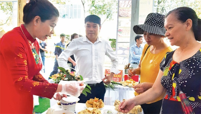 Sản phẩm đậu phụ xã Võng La, huyện Đông Anh tham gia Chương trình OCOP Ảnh: Tường Vy Sản phẩm đậu phụ xã Võng La, huyện Đông Anh tham gia Chương trình OCOP Ảnh: Tường Vy