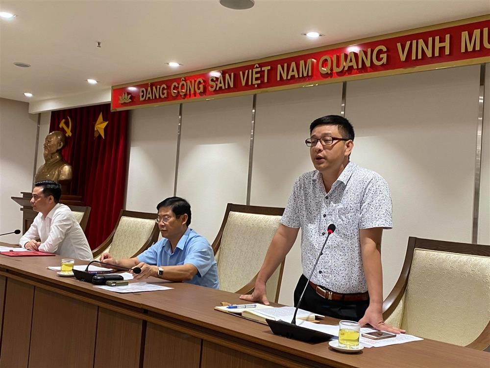 Phó chủ tịch UBND huyện Thanh Trì Nguyễn Văn Hưng cung cấp thông tin tại buổi giao ban báo chí chiều ngày 14.7