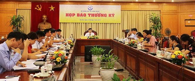 Quang cảnh buổi họp báo
