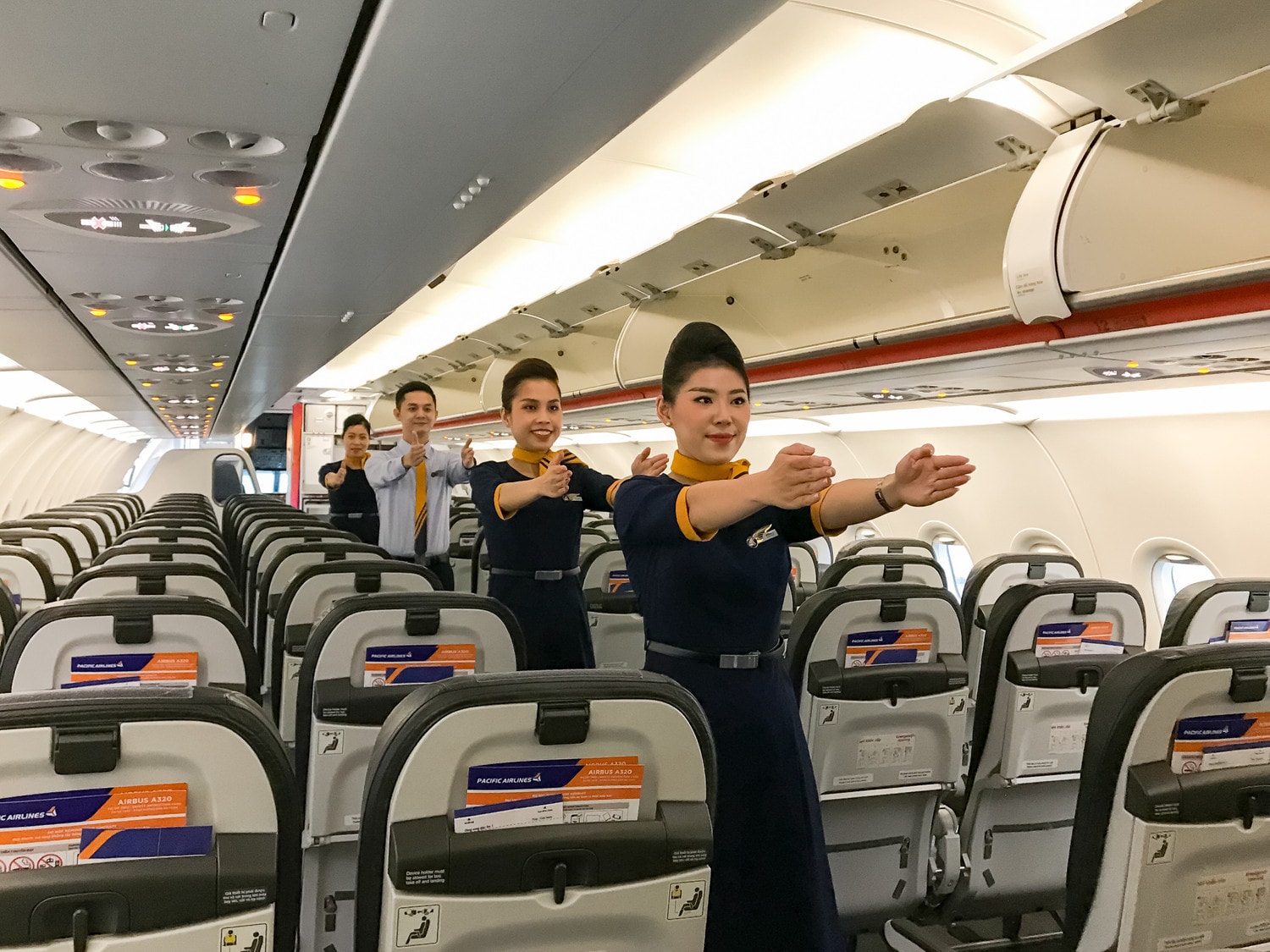 Đồng phục tiếp viên mới của hãng hàng không Pacific Airlines. 
