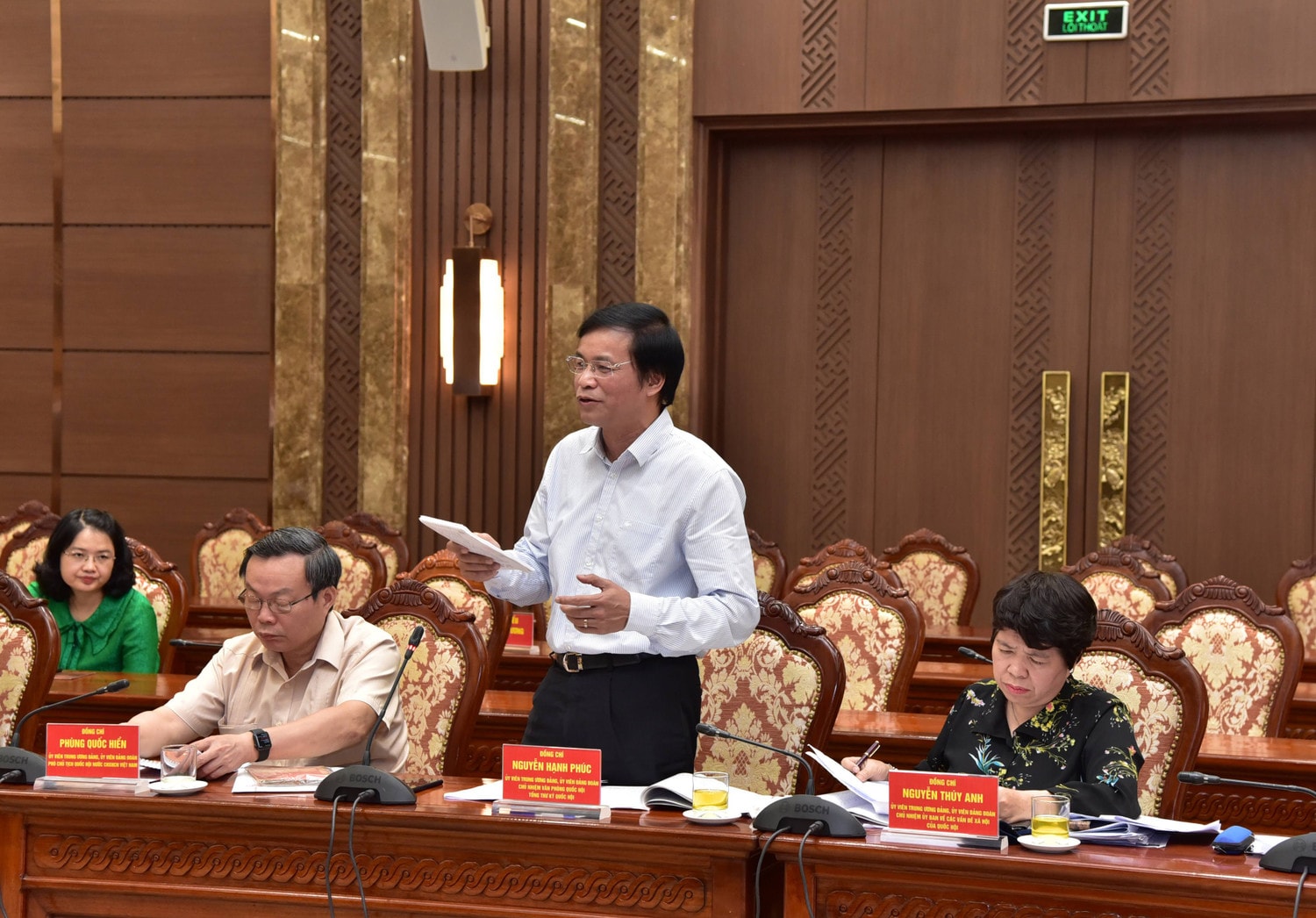 Tổng Thư ký Quốc hội, Chủ nhiệm Văn phòng Quốc hội Nguyễn Hạnh Phúc phát biểu góp ý dự thảo văn kiện đại hội Ảnh: Lâm Hiển Tổng Thư ký Quốc hội, Chủ nhiệm Văn phòng Quốc hội Nguyễn Hạnh Phúc phát biểu góp ý dự thảo văn kiện đại hội Ảnh: Lâm Hiển