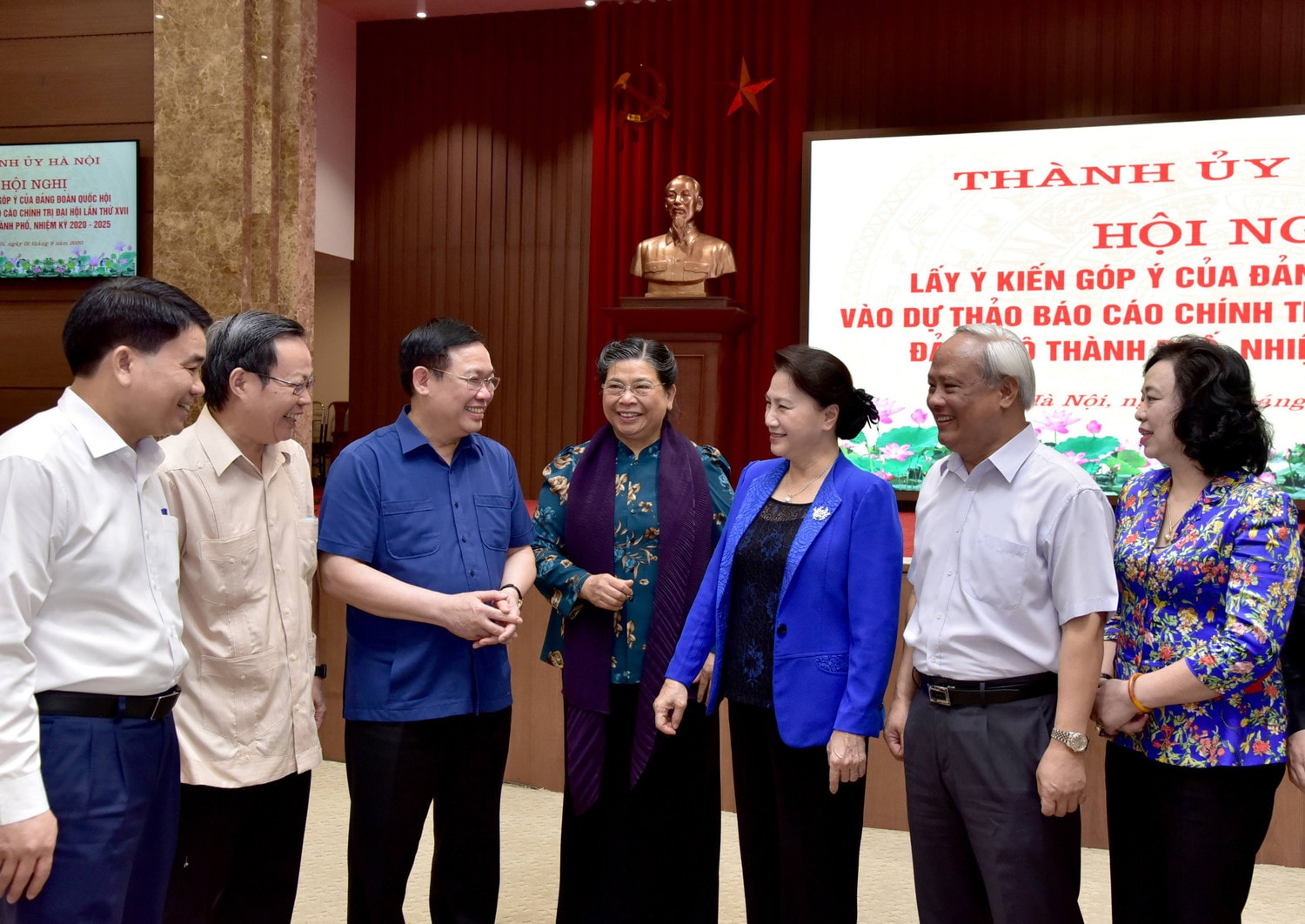 Chủ tịch Quốc hội Nguyễn Thị Kim Ngân với các đại biểu dự Hội nghị Ảnh: Lâm Hiển Chủ tịch Quốc hội Nguyễn Thị Kim Ngân với các đại biểu dự Hội nghị Ảnh: Lâm Hiển