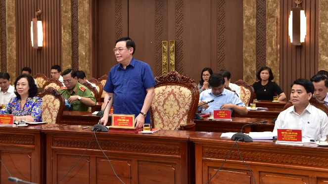 Bí thư Thành ủy, Trưởng Đoàn đại biểu Quốc hội TP Hà Nội Vương Đình Huệ phát biểu Ảnh: Lâm Hiển