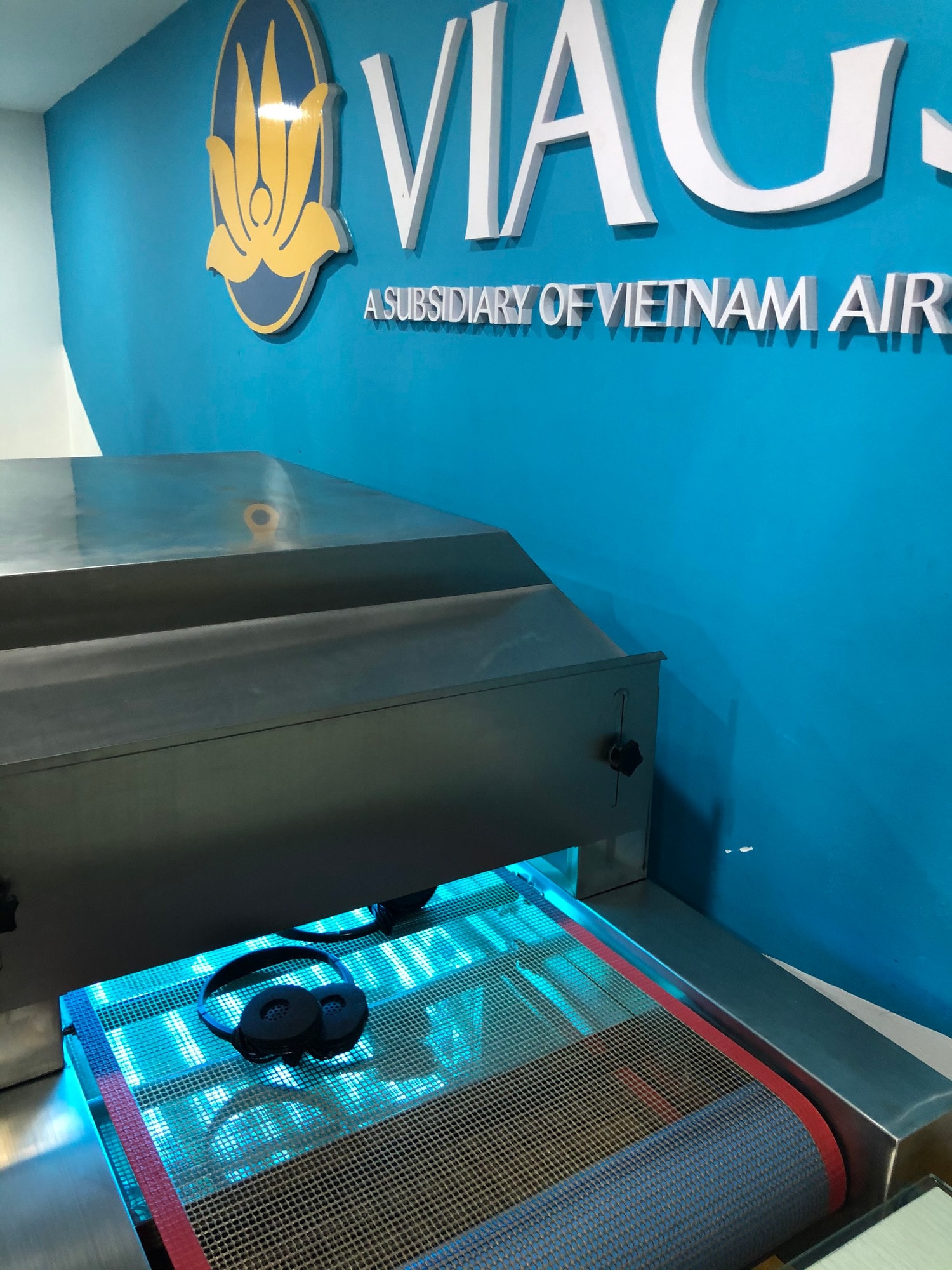 Khử khuẩn tai nghe bằng tia cực tím