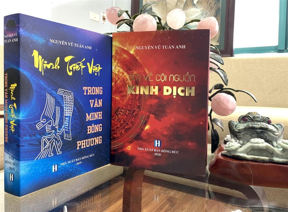 Bìa 2 cuốn sách của tác giả Nguyễn Vũ Tuấn Anh
